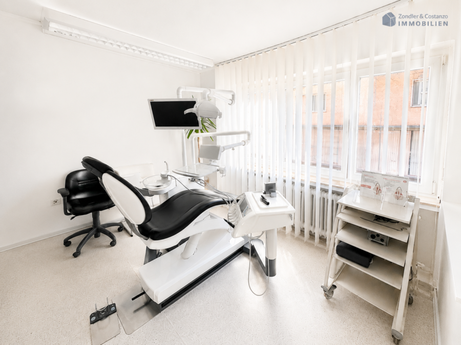KAPITALANLAGE: Schöne, helle Gewerbefläche (Praxis) mit ca. 104 qm Nfl. * Garage * akt. vermietet, 70329 Stuttgart, Praxis