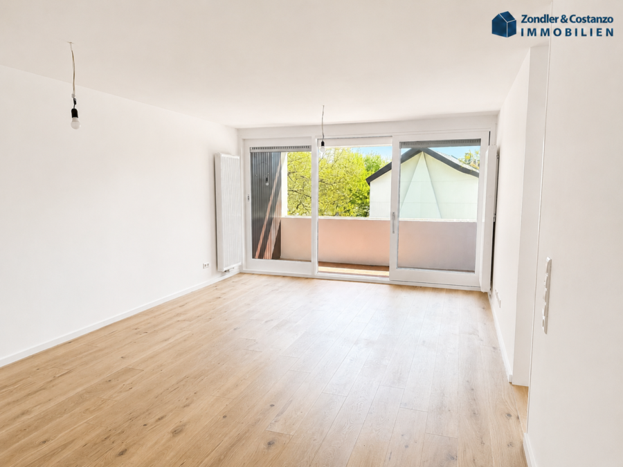 EINZIEHEN UND WOHLFÜHLEN: Sanierte, schöne 3-Zi.-Whg mit Loggia + TG-Stpl. in S-Sillenbuch *, 70619 Stuttgart, Etagenwohnung