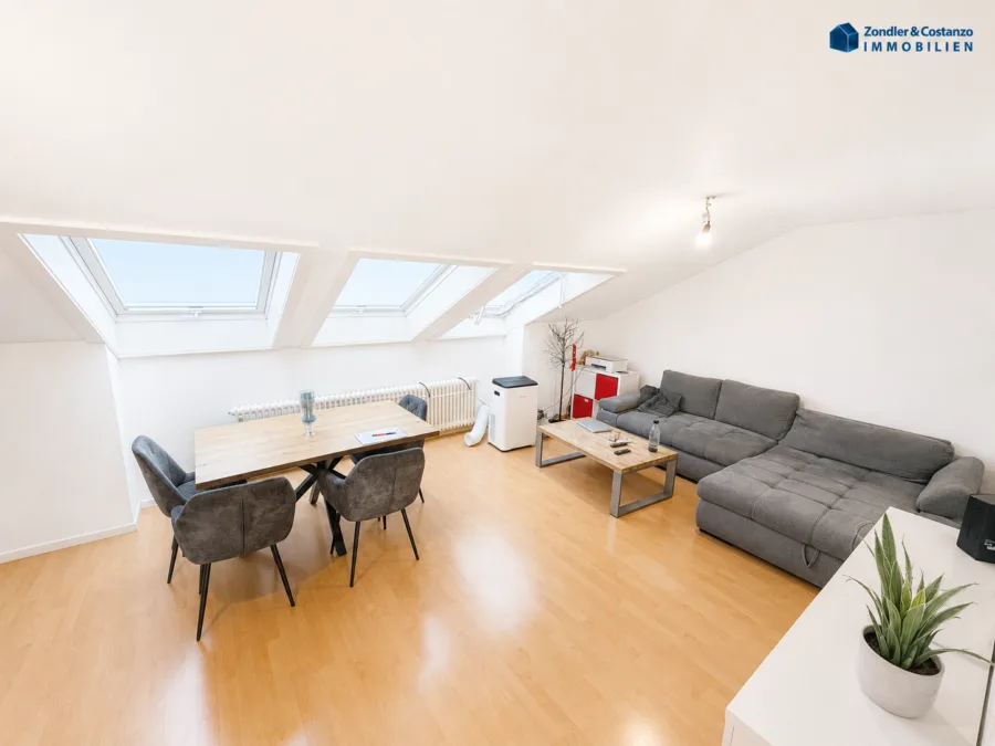 SOLIDE KAPITALANLAGE: 2-Zi.-DG.-Whg * 50 qm * TL-Bad * EBK * 2 Keller * akt. vermietet, 70329 Stuttgart, Dachgeschosswohnung