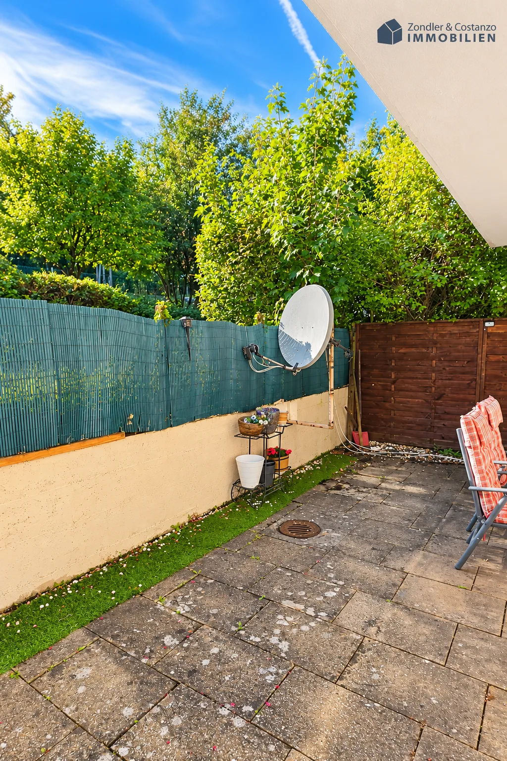EG rechts Terrasse