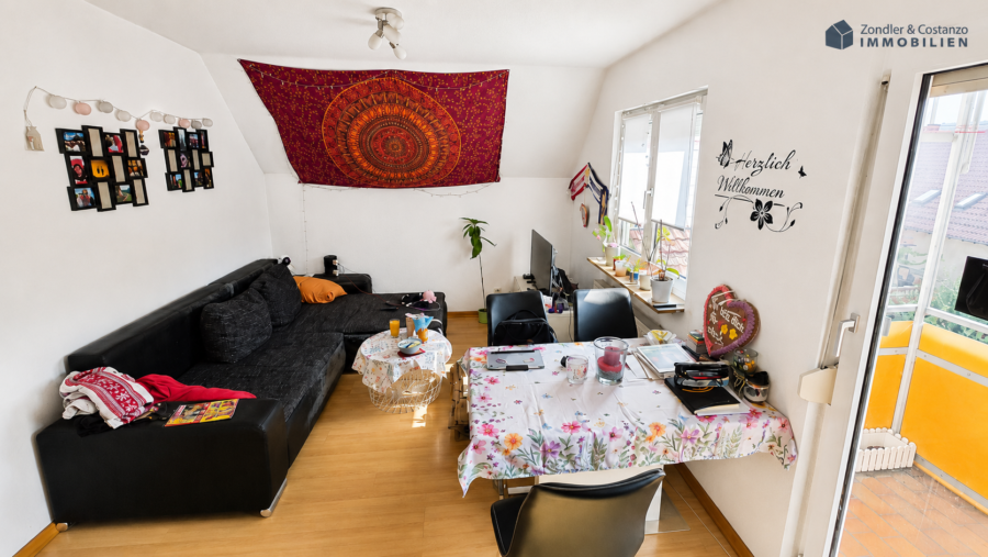 Gemütliche 2-Zi.-Dachgeschosswohnung mit Balkon in S-Untertürkheim, 70327 Stuttgart, Dachgeschosswohnung