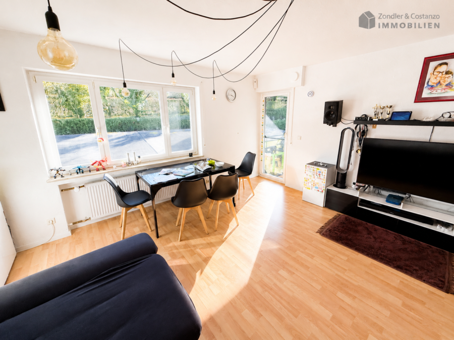 TOP! Attraktive, renovierte und gut ausgestattete 3-Zi.-Whg. * TL-Bad / Balkon / Pkw-Stpl. *, 70329 Stuttgart, Etagenwohnung